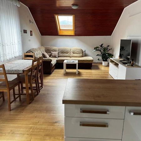 Rooms Apartma Cerknica ภายนอก รูปภาพ