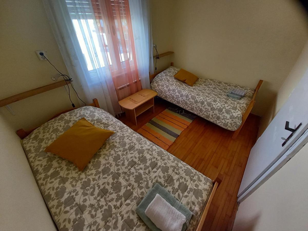 Rooms Apartma Cerknica ภายนอก รูปภาพ