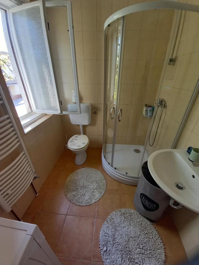 Rooms Apartma Cerknica ภายนอก รูปภาพ