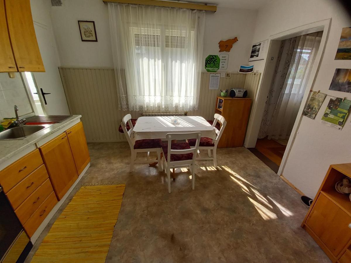 Rooms Apartma Cerknica ภายนอก รูปภาพ