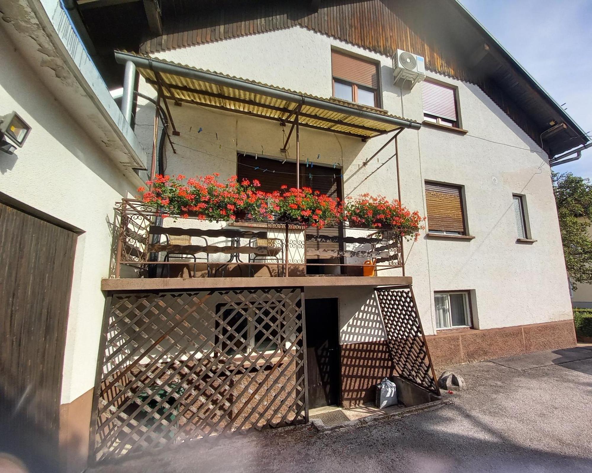 Rooms Apartma Cerknica ภายนอก รูปภาพ