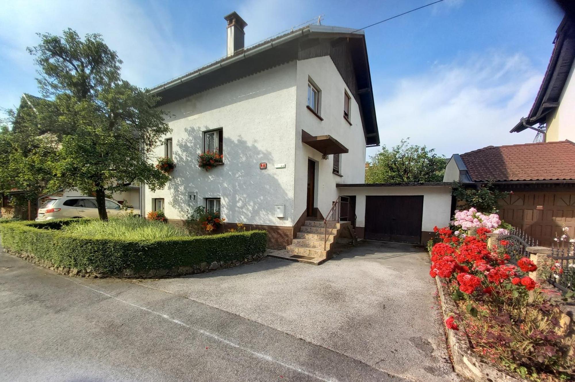 Rooms Apartma Cerknica ภายนอก รูปภาพ